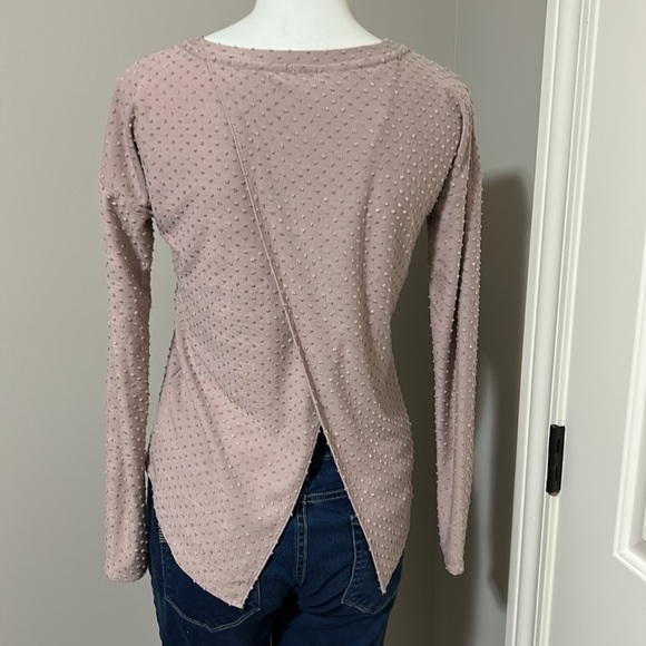 Aritzia Wilfred La Riviere Open Back Jacquard Long Sleeves Tee Pink Sz XXS - Picture 2 of 14